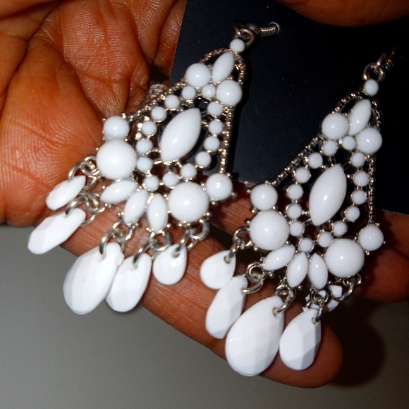 Beautiful White- Beaded drop Earings - Picture 1 of 5